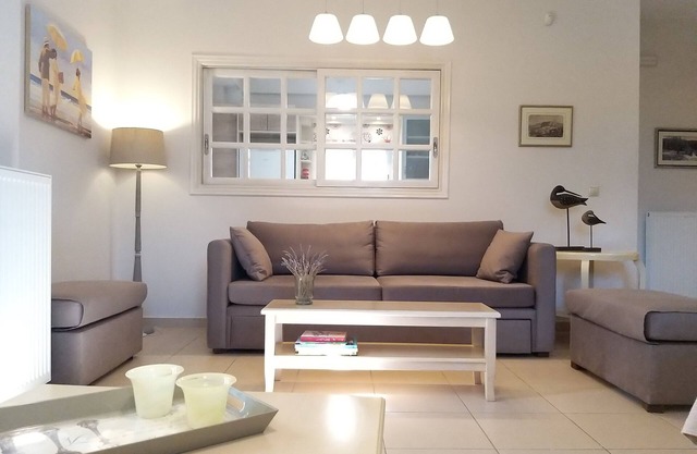 New, large apartm. with private garden, 3' to the sea and 5' to the city centre