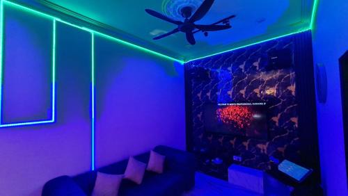 NEW LAUNCH! ESCAPE VILLA 35pax 7R7B PRIVATE POOL, KTV, BBQ, ARCADE GAMES, 5min to BEACH