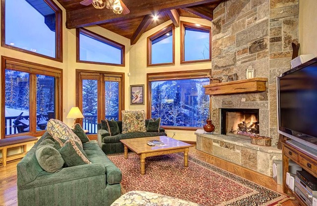 NEW LISTING! Double Eagle #13 ( 3 Bedroom condo )