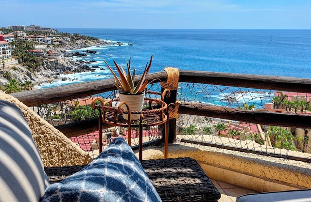 New Listing Endless Ocean Views From Every Room + Spacious Outdoor Living Room