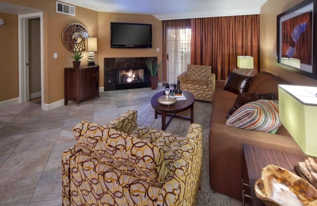 Listing Holiday Inn Club Stars Fireplace 