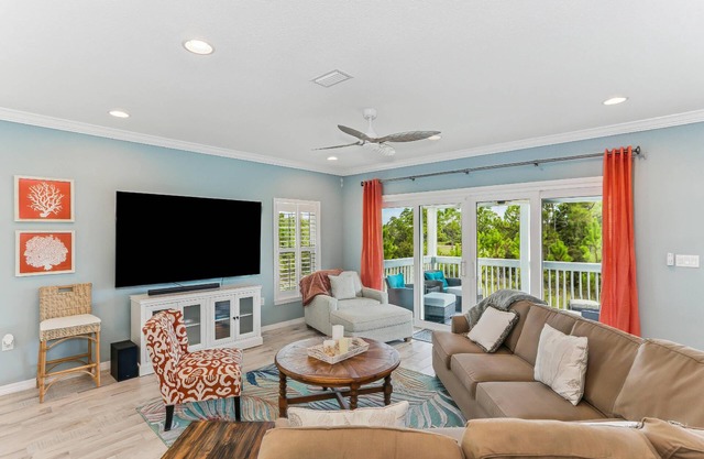 New Listing! |Lost Key Villa |Private Beach Club |Free Golf |Tennis |Two community pools
