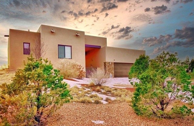 NEW LISTING: Modern Adobe styled sanctuary 10 minutes from downtown Santa Fe