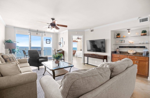 NEW LISTING! Seaspray East 922 - Beach Front - HASSLE-FREE CHECK OUT