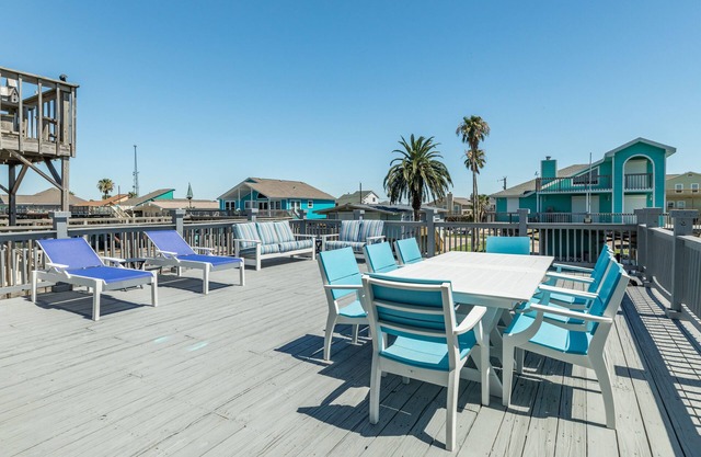New listing! Stunning bayfront canal home w/ amazing views
