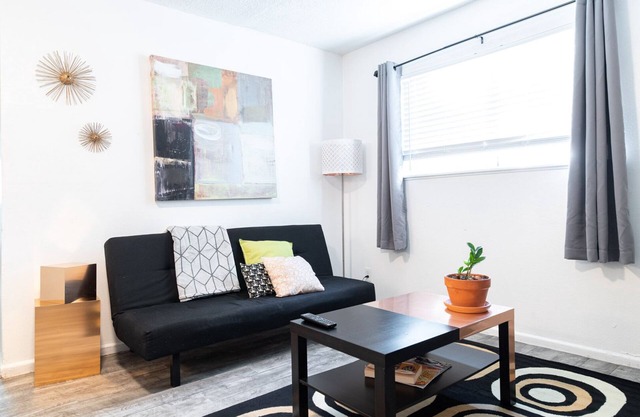 New Listing! Thrifty and functional 2-bd near AUS and downtown