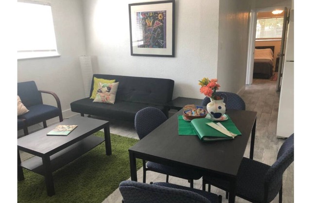 New Listing! Thrifty & Functional 2 BD near AUS and downtown