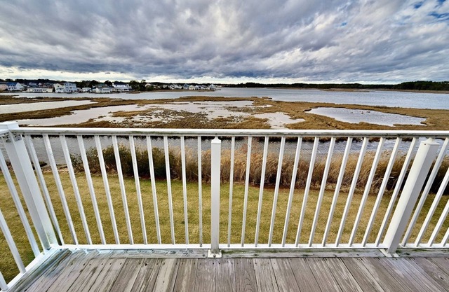 New Listing: Waterfront at Bayville Shores w Panormaic Bay Views *3 Bedroom