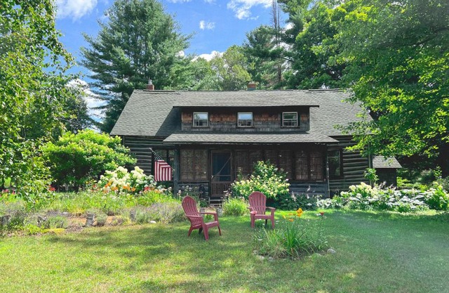 NEW! Log cabin retreat with modern updates sleeps 14