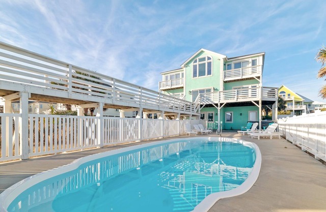 NEW Look-Luxury Oceanfront Home in Dolphin Ridge W/Pool & Hot Tub🐬Epic Views