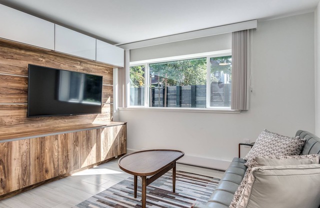 NEW - Luxury 2 bedroom in Downtown Vancouver