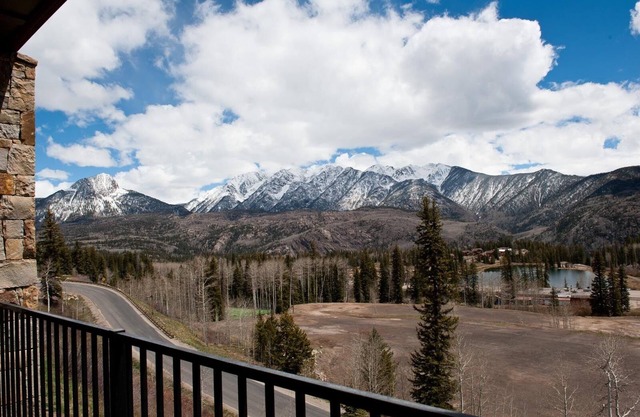 New Luxury Condo Steps to Lifts - Amazing Views