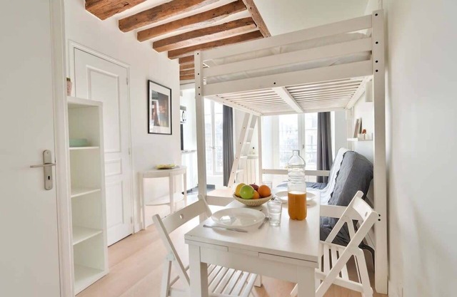 NEW Mezzanine Studio in the Heart of Paris (4F)
