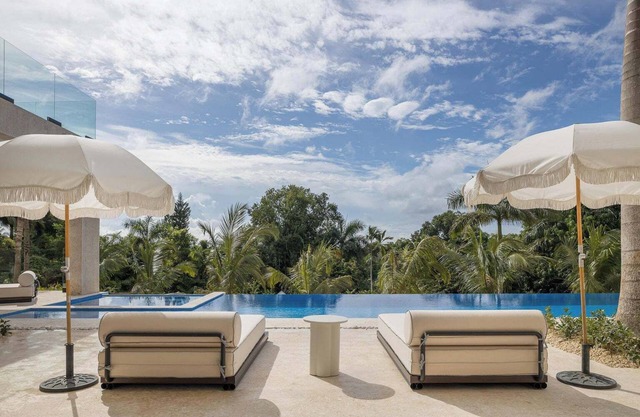 New Modern Ocean View Villa-6 BR/Chef included