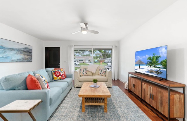NEW! Naples Home Away from Home w/Lanai & BBQ