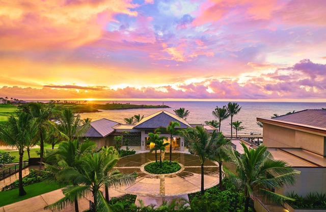 "New" Oceanfront Resort with Private Pool. Every 5th night is free!
