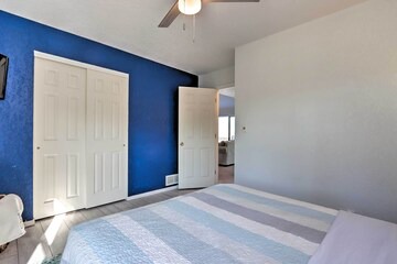 NEW! Osage Beach Condo w / pools and boat dock access