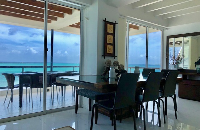 NEW PENTHOUSE, BEST LOCATION, AMAZING VIEWS!!
