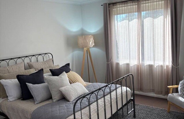 New Property Special-100m Highton Village - $150/n