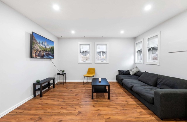New Renovated Home With Jacuzzi