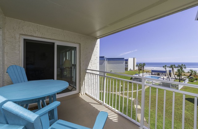 New Rental! One bedroom unit With great ocean views!