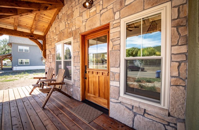 New Rental! Walk to Downtown and Hot Springs, New Home, A/C, Tesla Charger!