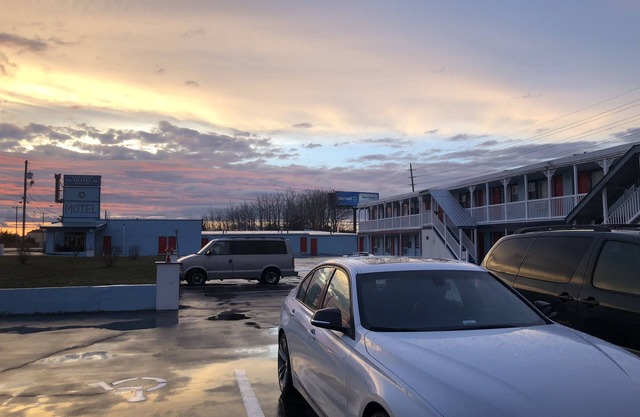 New Sea Breeze Motel