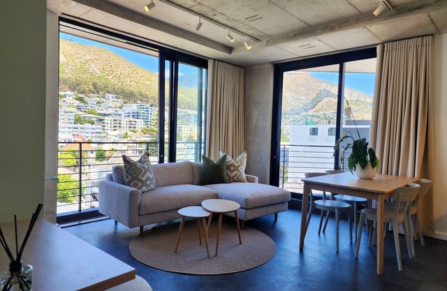New Seapoint 1-Bed with Sweeping Mountain Views