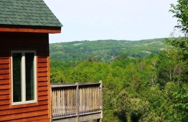 New Secluded Chalet Great Skiing,Golfing,Boating,Relaxing