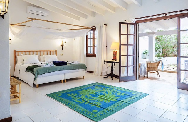 NEW Spacious charming villa