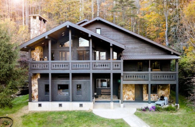 NEW! Spectacular Private Retreat - 7bed/7bath Chalet