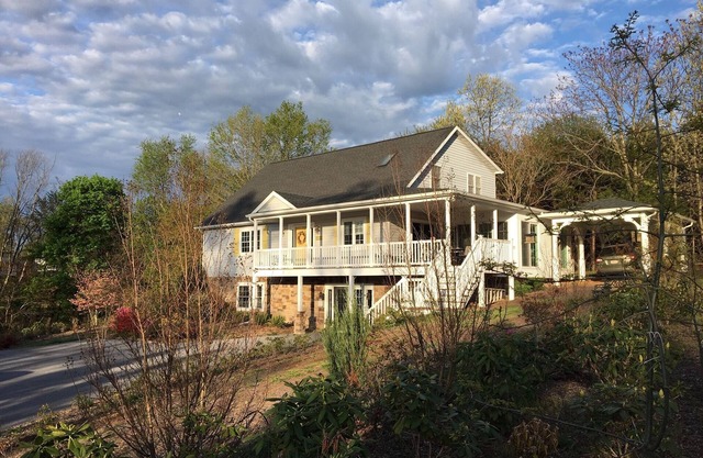 New Studio, Quiet Wooded, Near Berkeley Springs