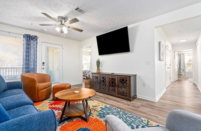 New Sweet Home AU-2 Mins to Downtown & Stadium Sleeps 10