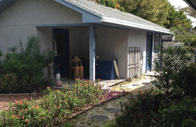 New to the Market! Close to Beaches, Sailing Center & Langford Park!