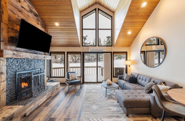 NEW Winter Rates! Amazing Views and Skiing!