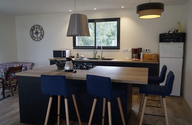 New wooden house, Rhuys peninsula, 800 m from the beaches on the ocean side