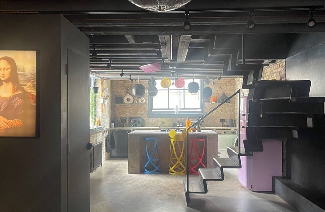 New York Loft Style Apartment, 10 mins from London City Airport & Canary Wharf
