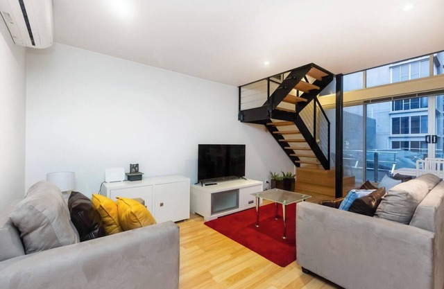 New York Lofted CBD Retreat with Pool and Parking