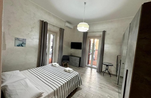 NEWHOUSE ANTHIUM - Central Chic Anzio