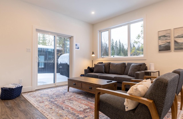 Newly Built 2 Bedroom with Private Hot Tub