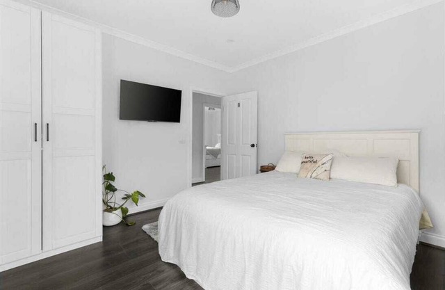 Newly Built- Private Room Close to City/Highpoint/Melbourne Airport (1)