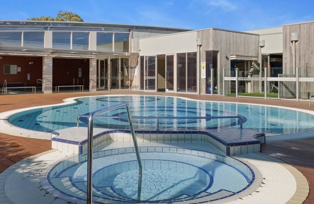 Newly built with WiFi & Healthclub, pool & gym access