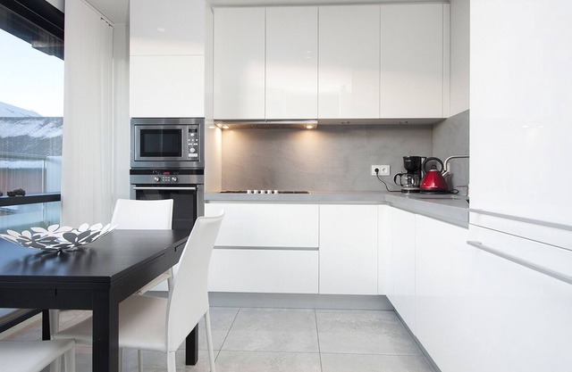 Newly luxury apartment in Black Pearl building near by the Ocean and Old town