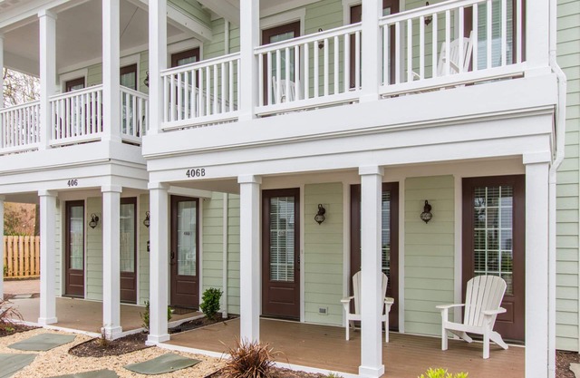 Newly Refreshed 2 BR Townhouse Walking Distance to the Beach and Boardwalk (406A)