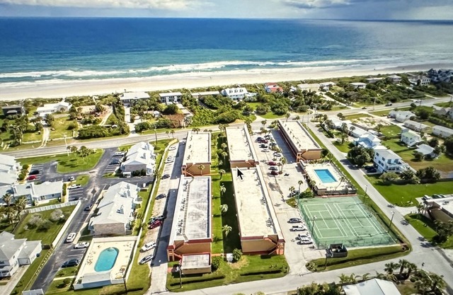 Newly remodel 2br condo across from the beach