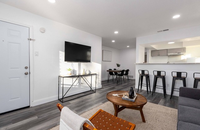 Newly Remodeled 1BR Irving Gem!