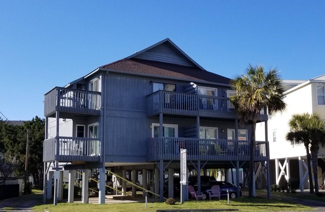 Newly Remodeled Steps From The Beach; Affordable Beach Vacation