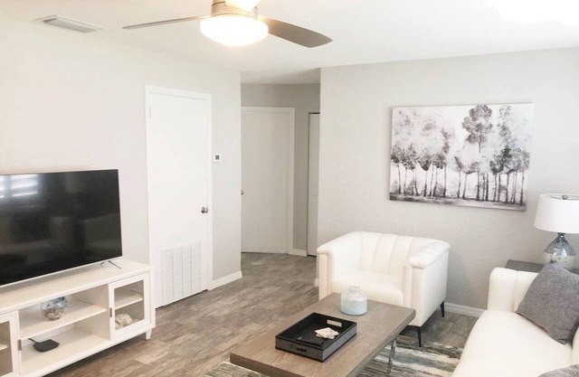 Newly Renovated (2019) - Modern Apartment - 1 of 4
