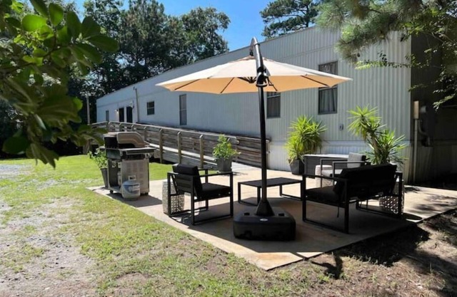 Newly Renovated 6 Miles to Beach King Beds & No Cleaning Fee!