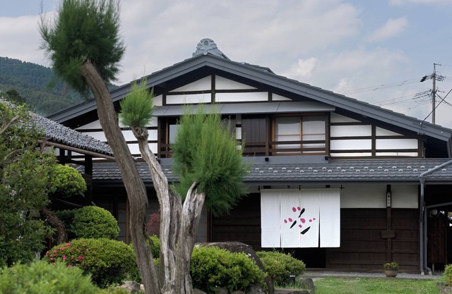 Newly renovated entire villa on the old Nakasendo, with serene gardens